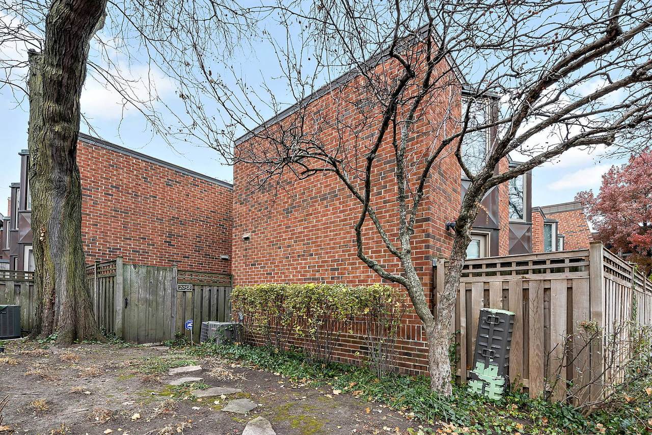 2058 Larrabee Street - Photo 1