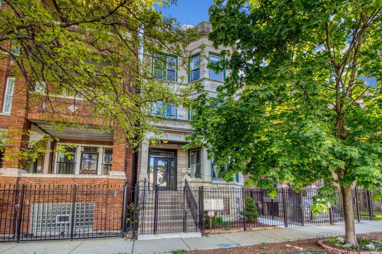 925 Mozart Street - Photo 1