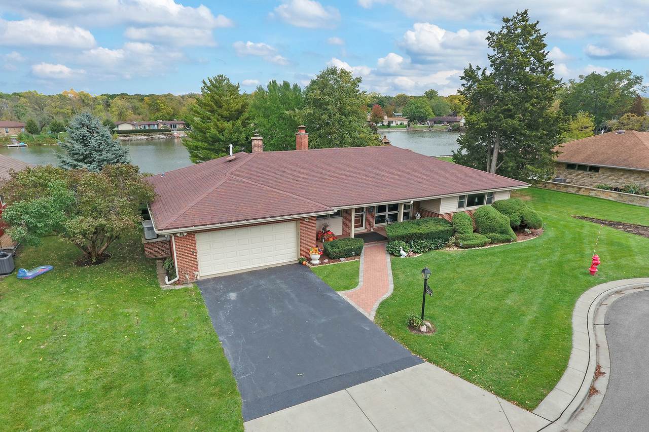 1371 Shagbark Drive - Photo 1