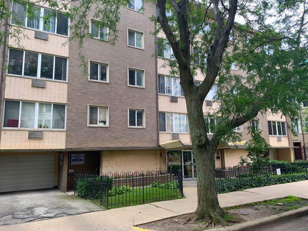 539 Stratford Place - Photo 1