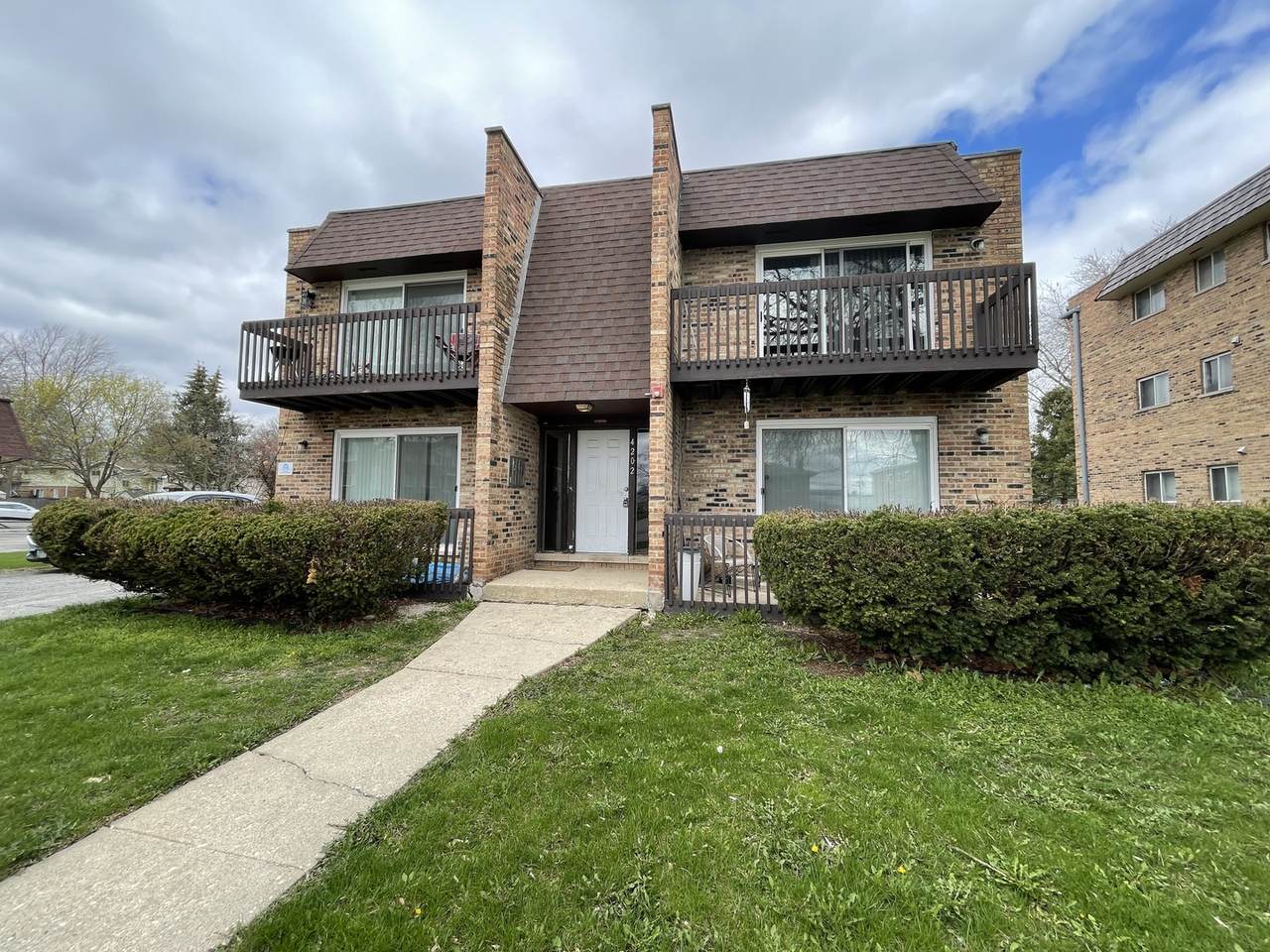 4202 Lindenwood Drive - Photo 1