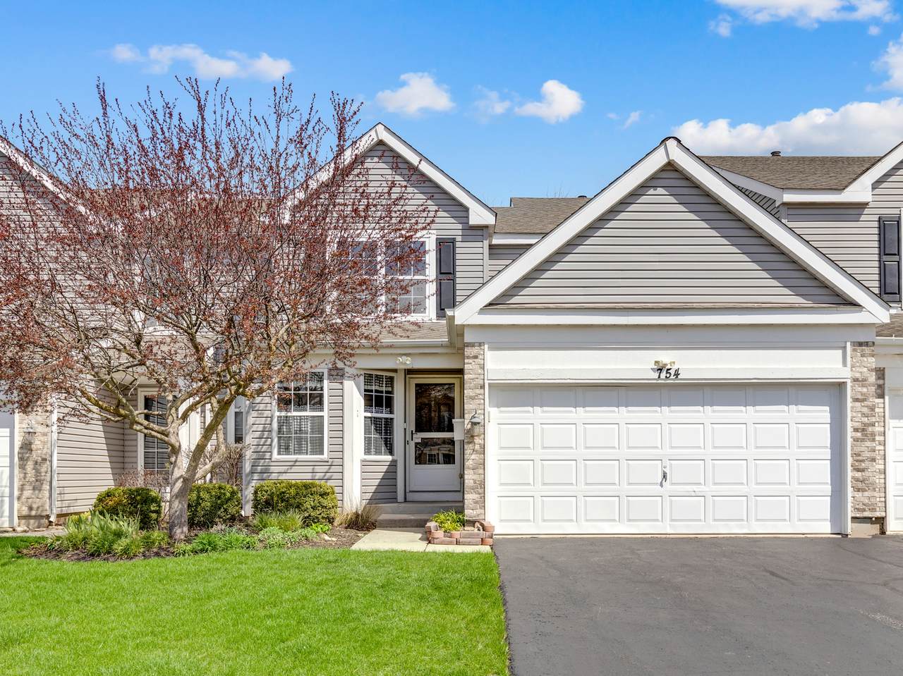 754 Savannah Lane - Photo 1