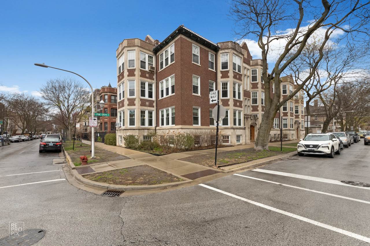 2946 Pine Grove Avenue - Photo 1