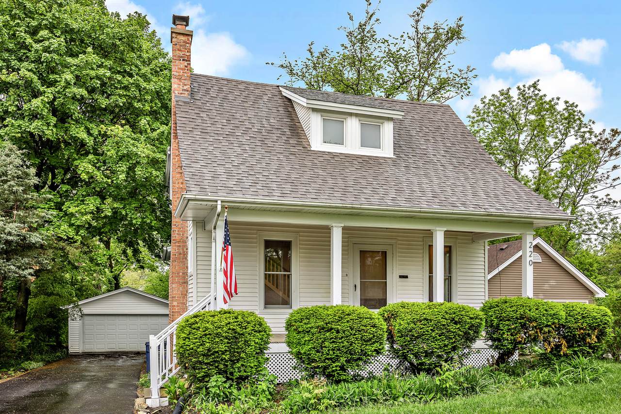 220 Elizabeth Street - Photo 1