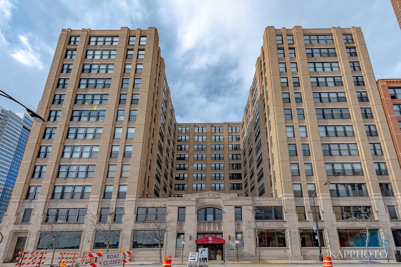 728 Jackson Boulevard - Photo 1
