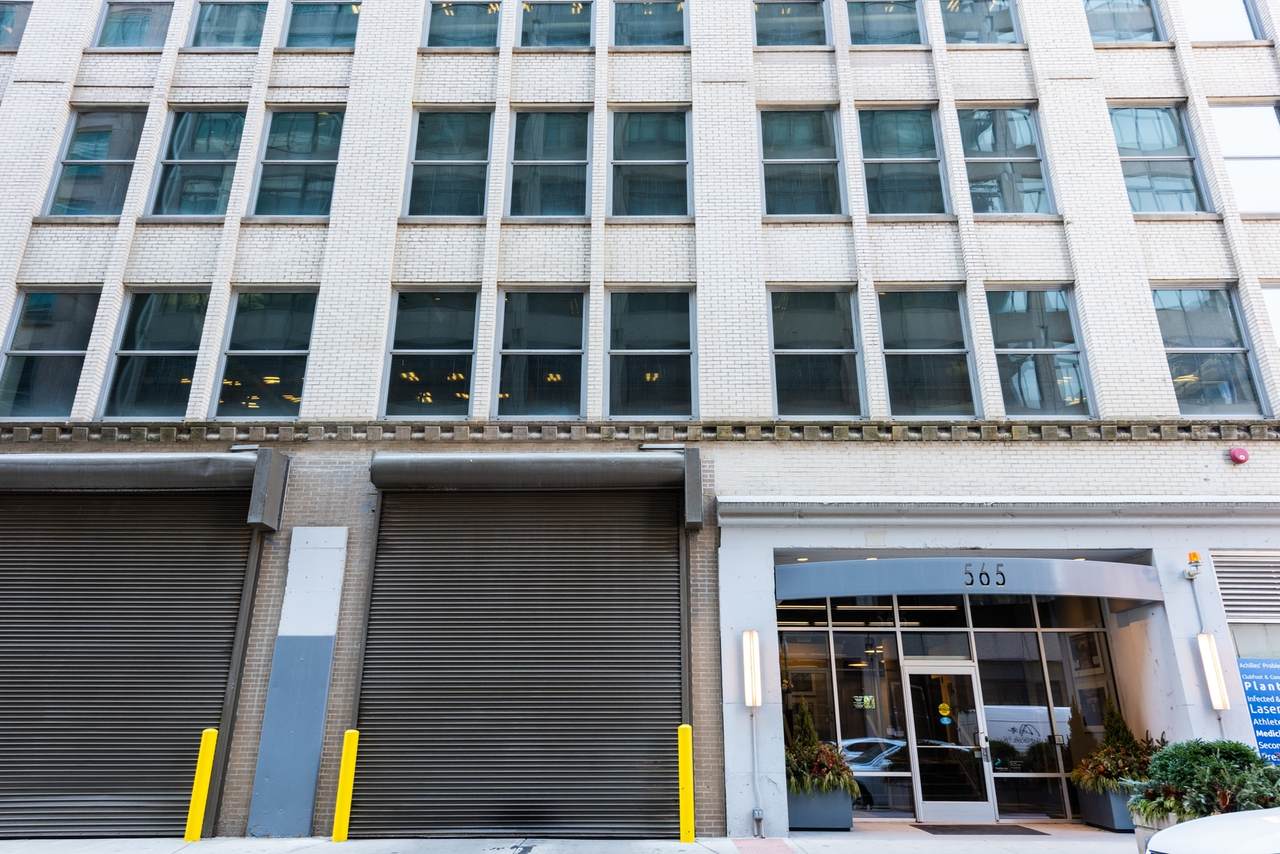 565 Quincy Street - Photo 1