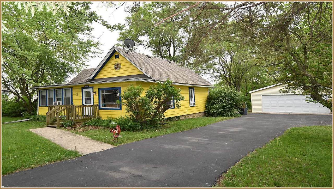 2S366 Hart Road - Photo 1