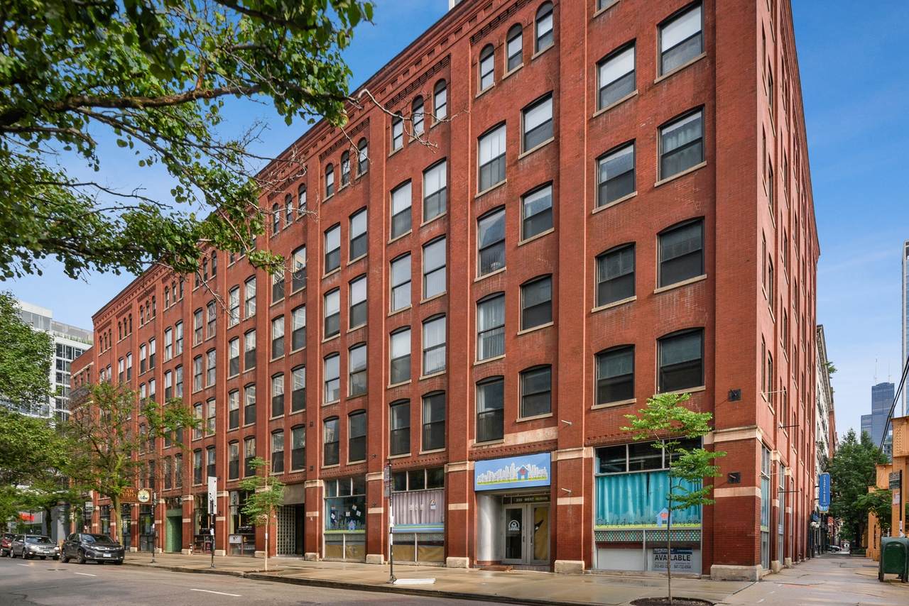 225 Huron Street - Photo 1