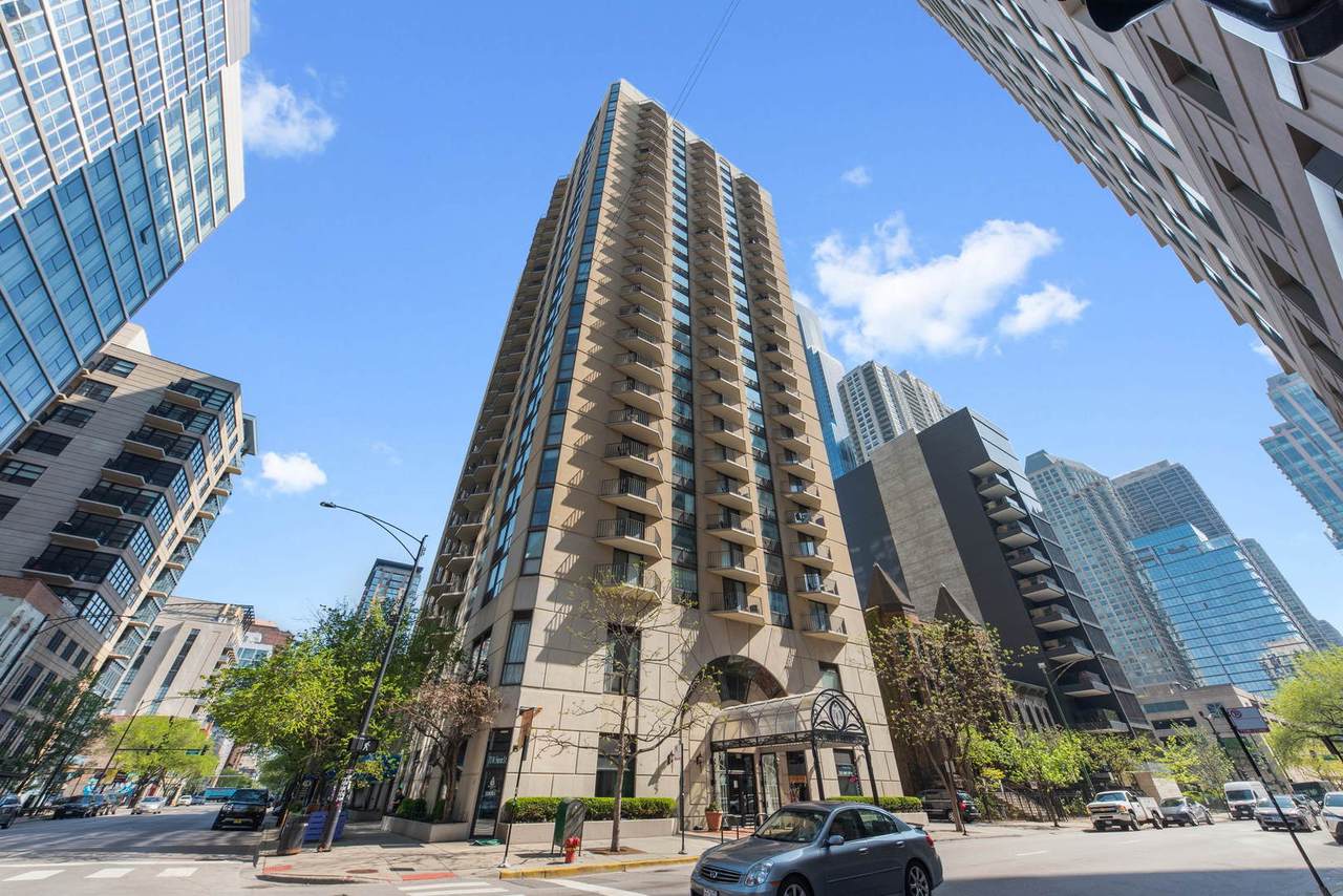 70 Huron Street - Photo 1