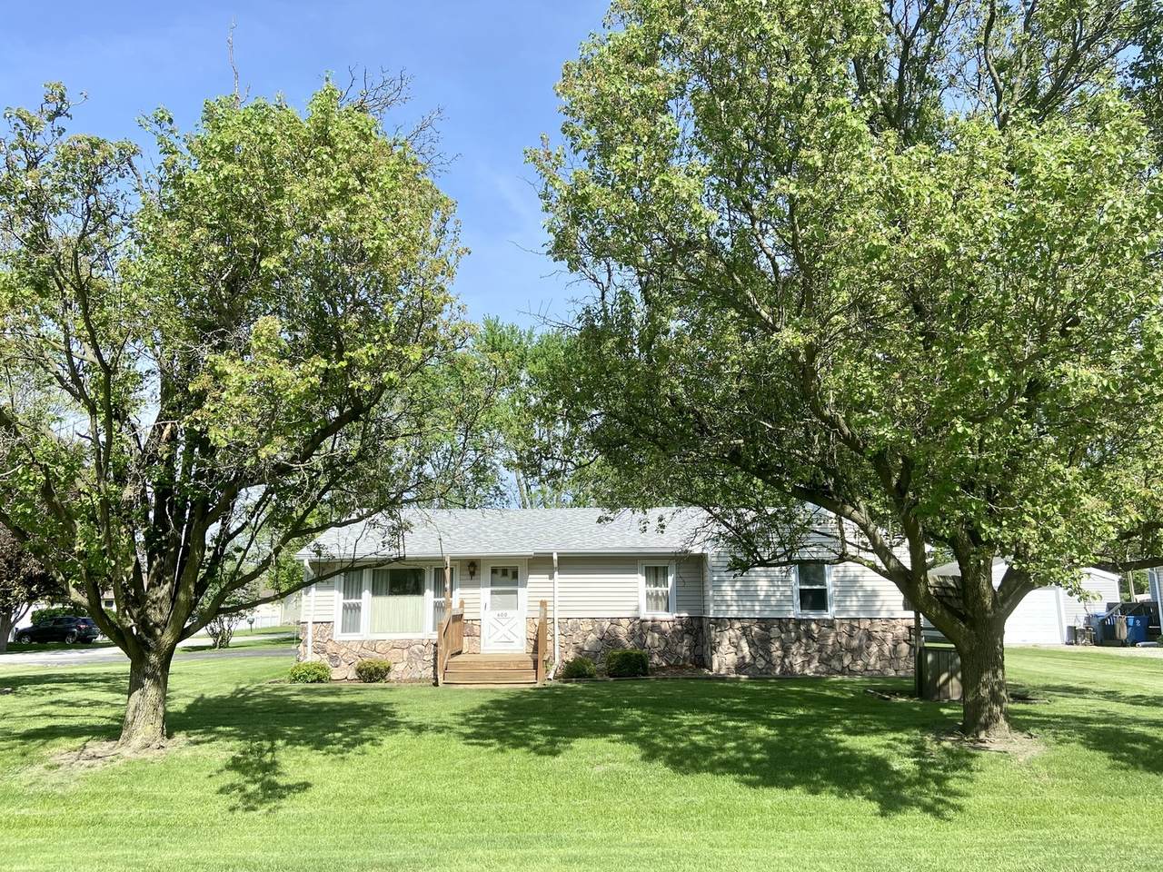 600 Maple Street - Photo 1