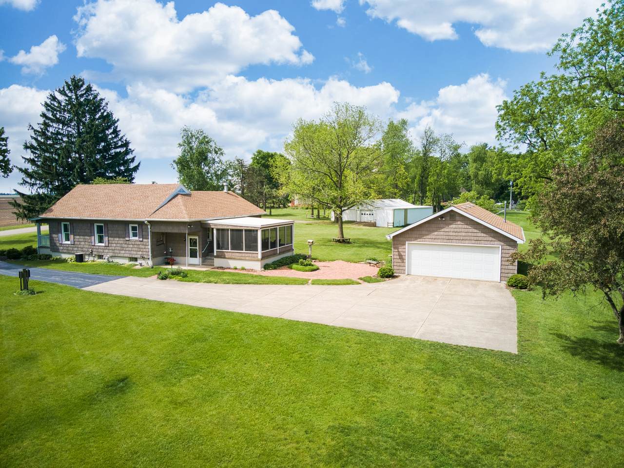4751 Sheridan Road - Photo 1