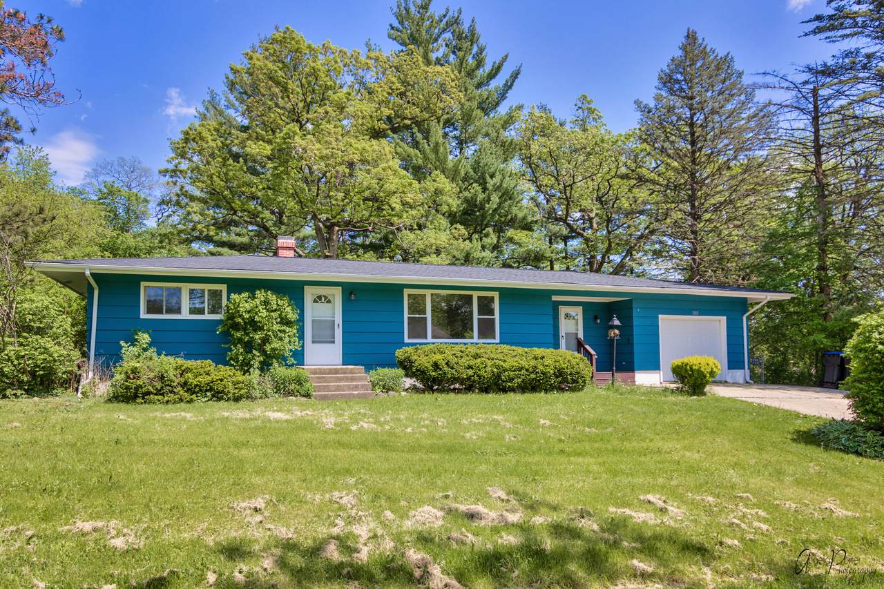 3202 Meadow Lane - Photo 1