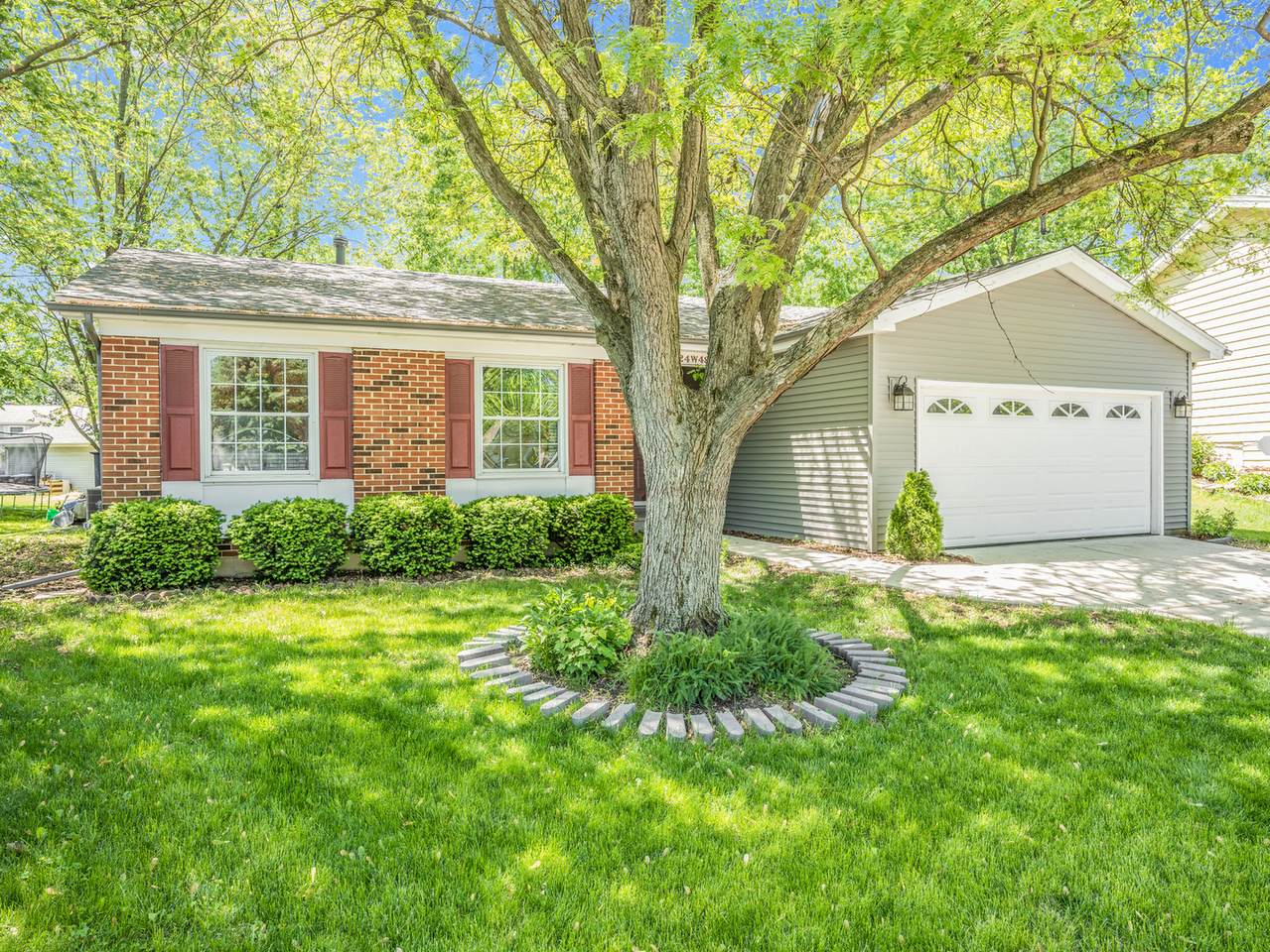 24W481 Surf Court - Photo 1