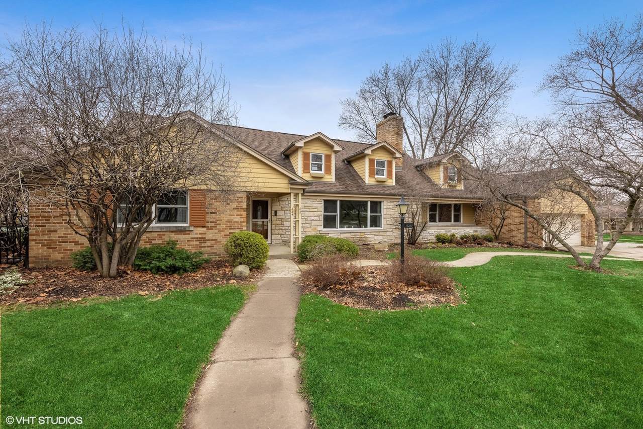 424 Harrison Avenue - Photo 1