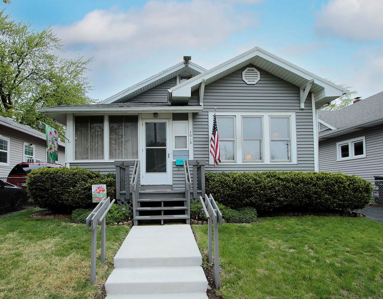 1018 Massena Avenue - Photo 1