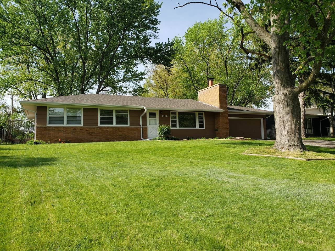 1408 Plainview Road - Photo 1