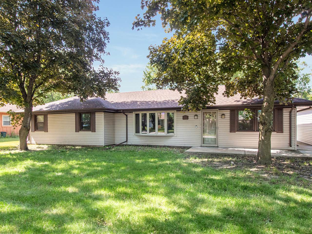 3513 Leominster Avenue - Photo 1