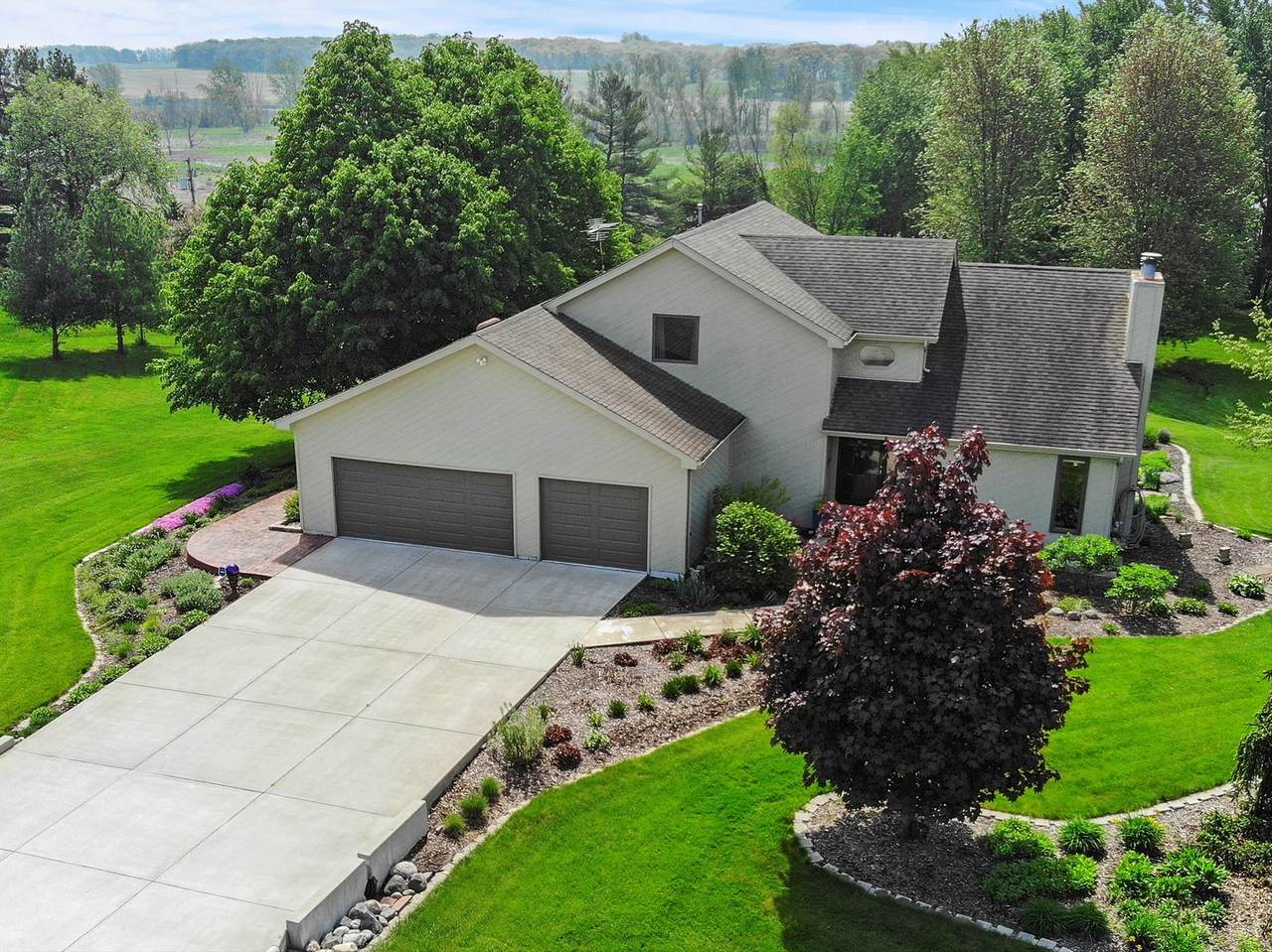 26235 Victoria Lane - Photo 1