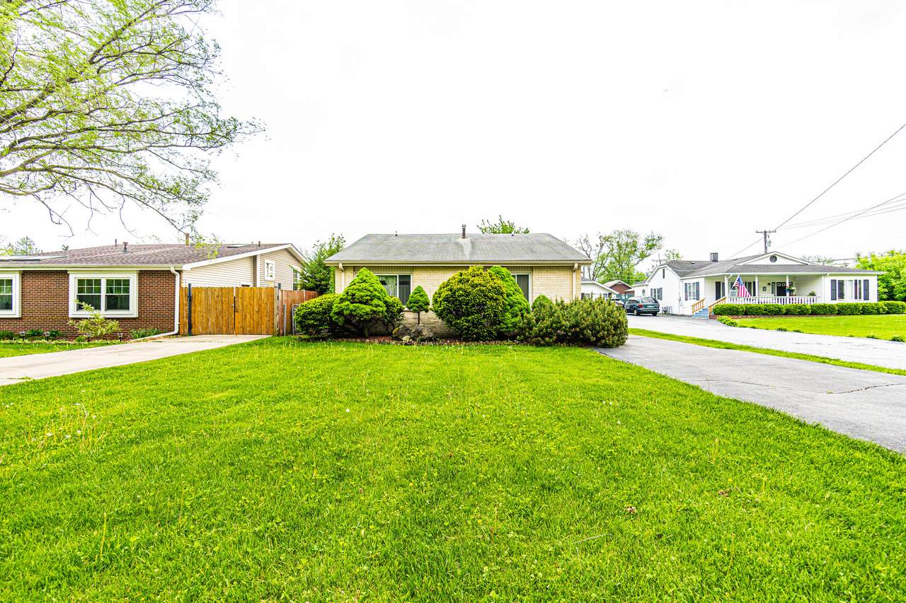 16W481 2nd Avenue - Photo 1
