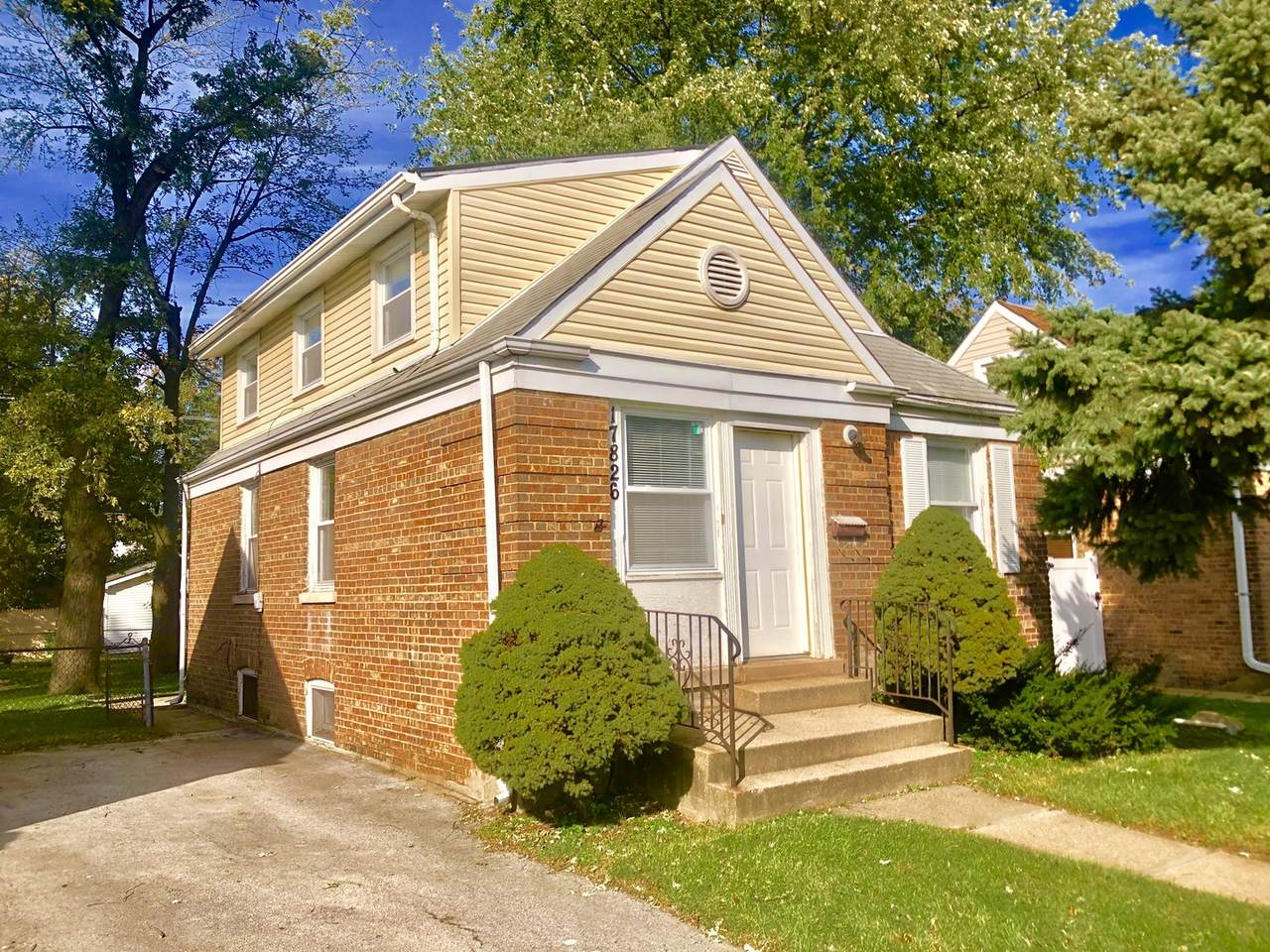 17826 School Street - Photo 1
