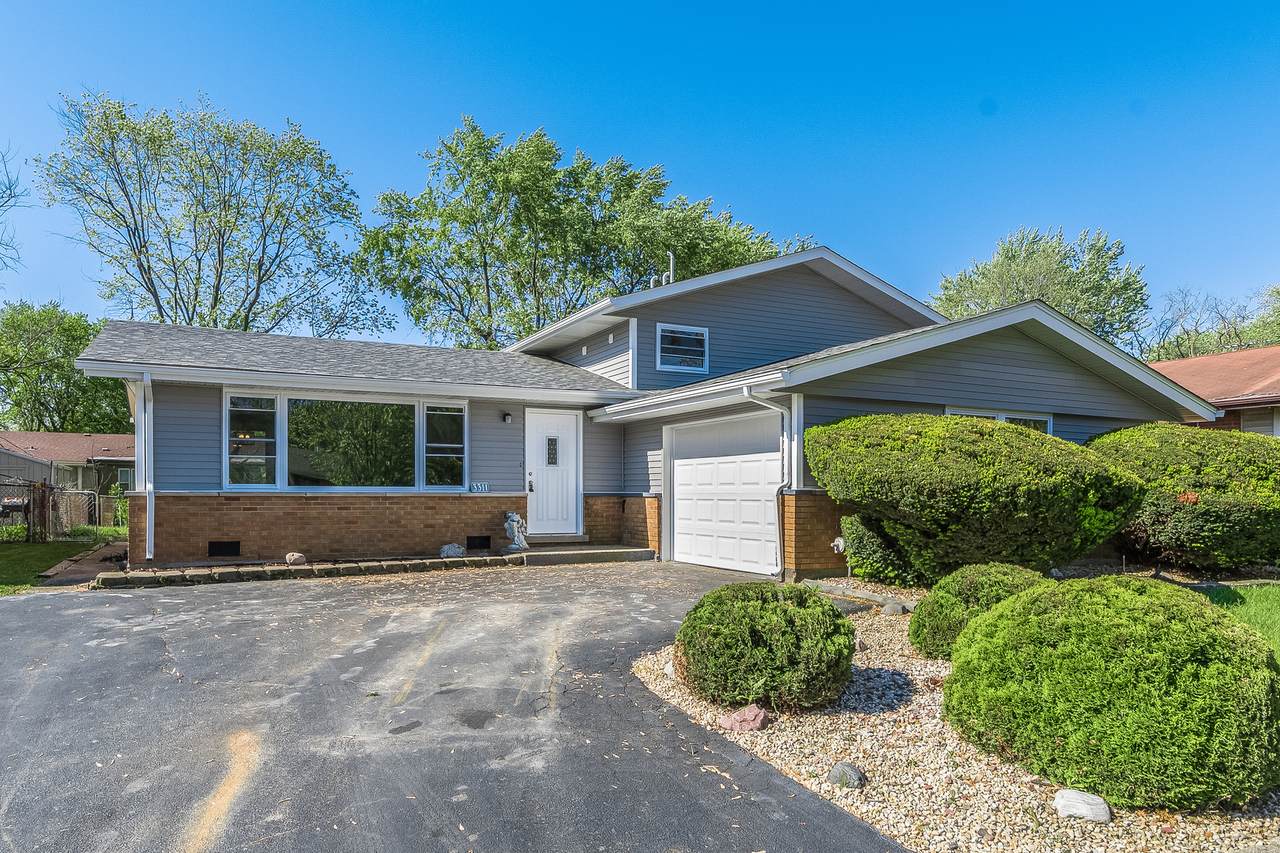 3311 Oak St - Photo 1
