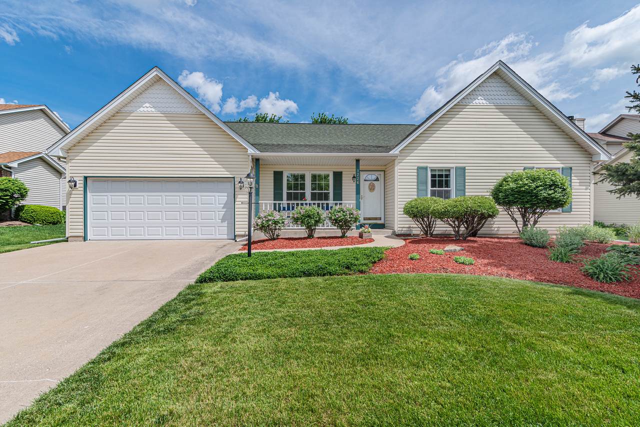 1226 Country Drive - Photo 1