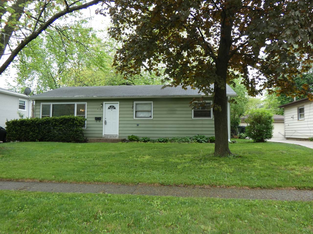 618 Greenview Avenue - Photo 1