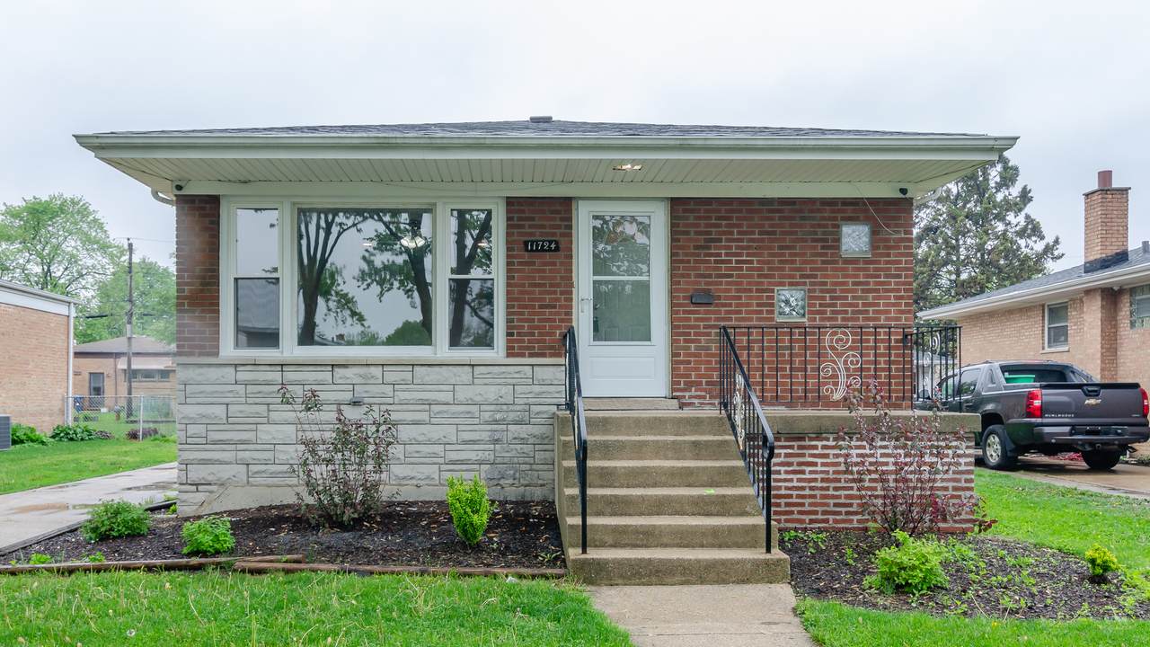 11724 Kildare Avenue - Photo 1