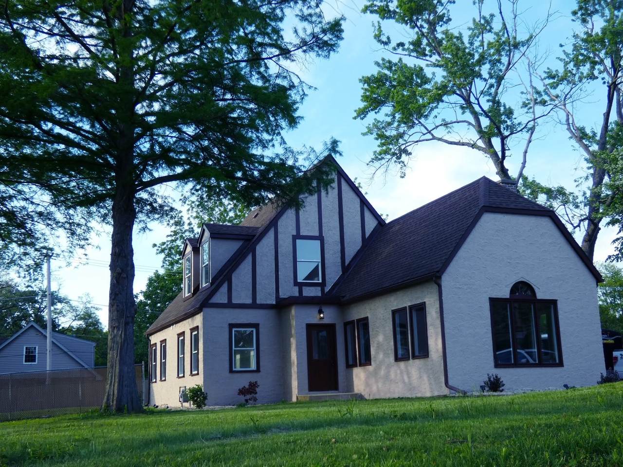 395 Surrey Lane - Photo 1