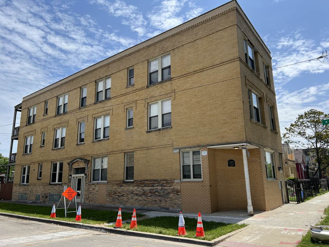 1901 Homan Avenue - Photo 1