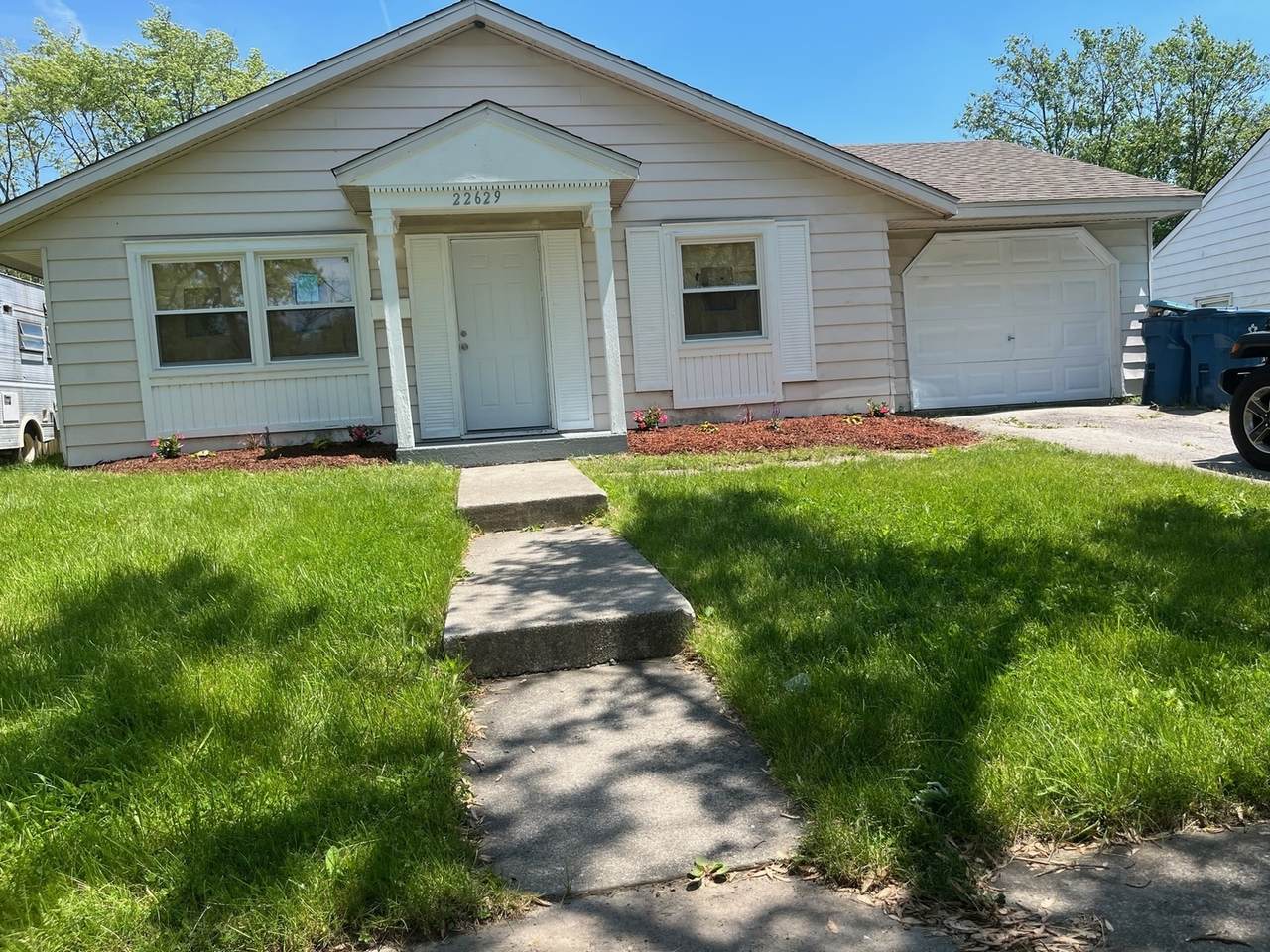 22629 Spencer Avenue - Photo 1