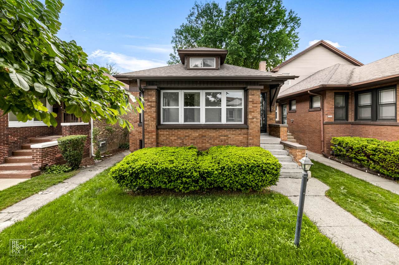 1440 Menard Avenue - Photo 1