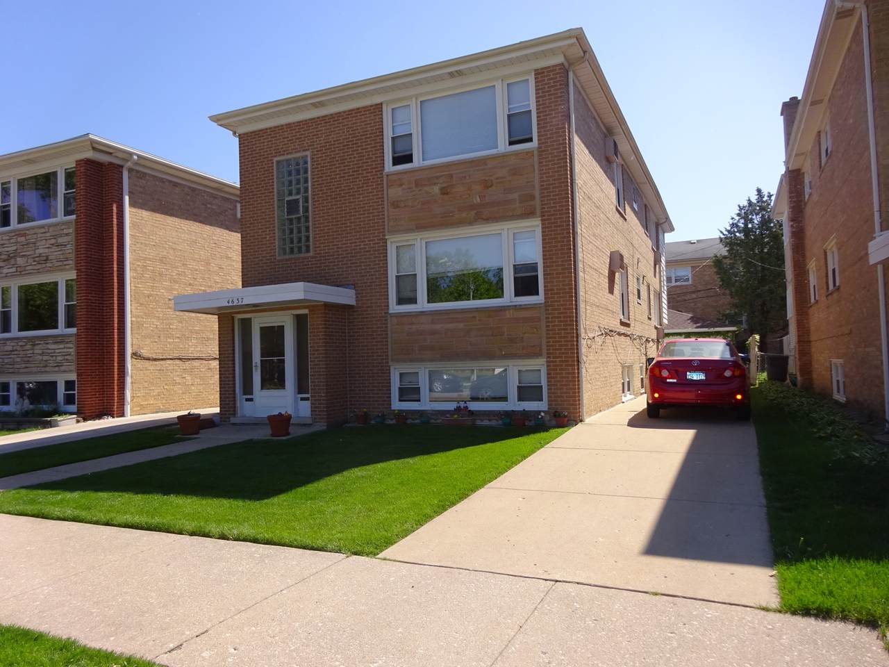 4637 Melvina Avenue - Photo 1