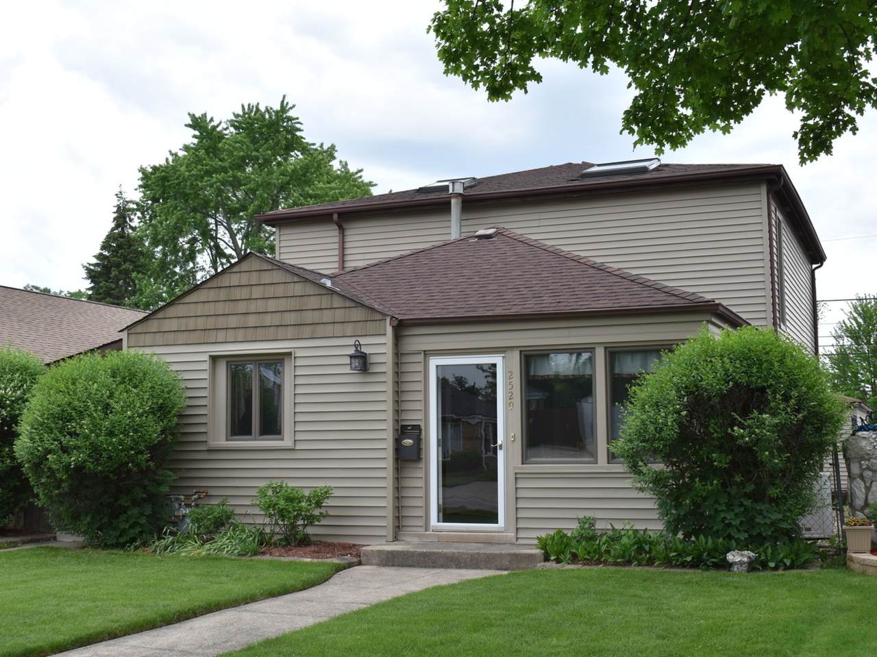 2529 Willow Street - Photo 1
