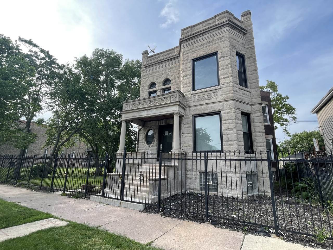 4032 Jackson Boulevard - Photo 1