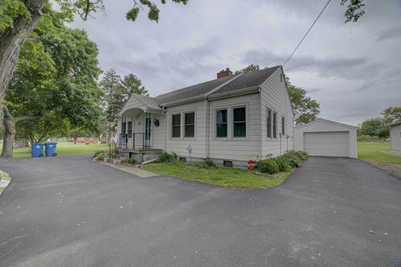 714 Elm Street - Photo 1