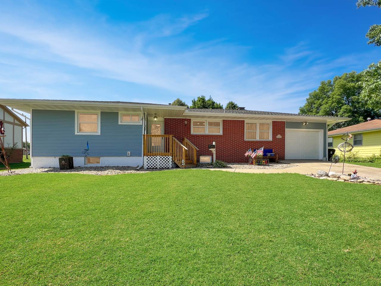 380 Highland Drive - Photo 1