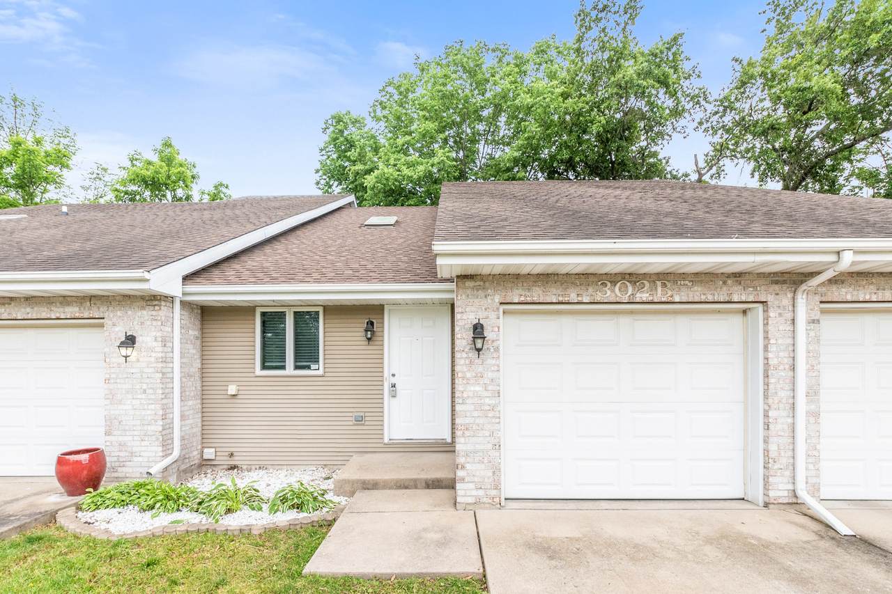 302 Grande Drive - Photo 1