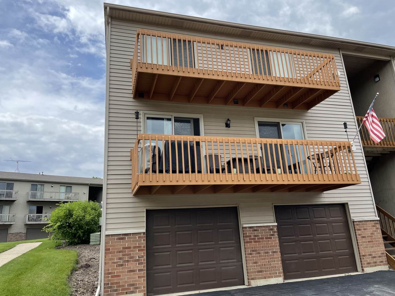 340 Woodridge Circle - Photo 1