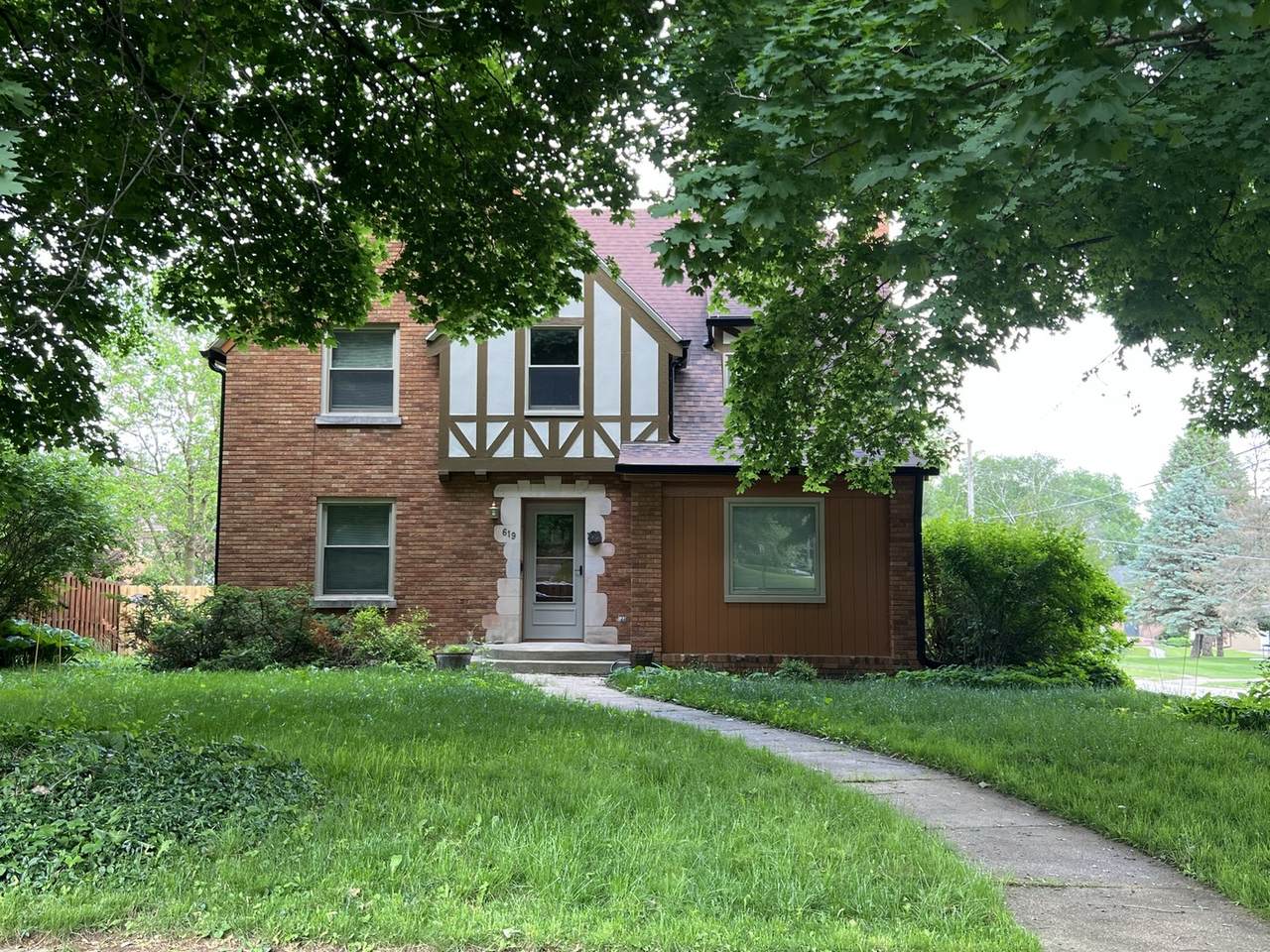 619 Harvey Avenue - Photo 1