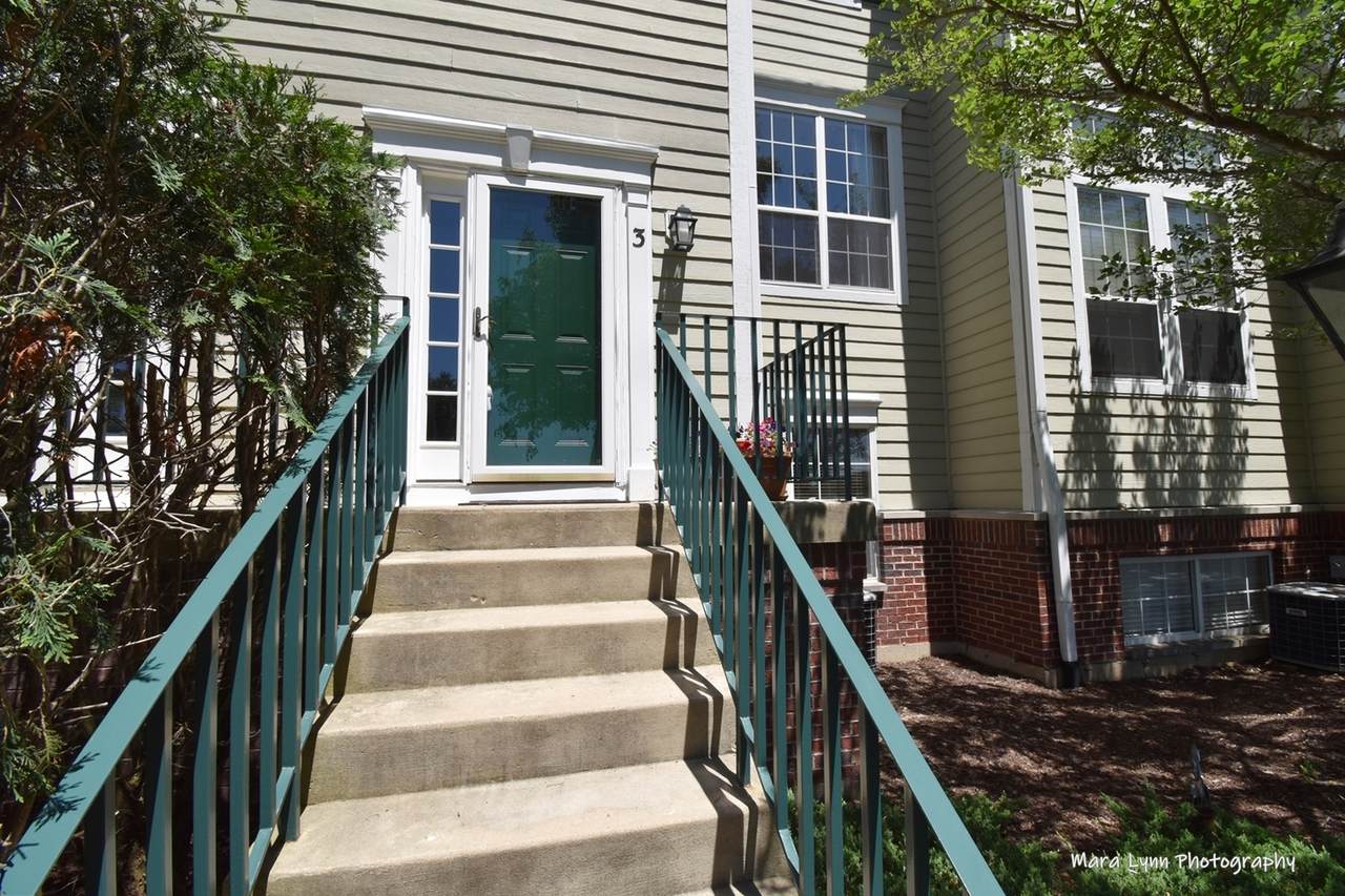 2436 Courtyard Circle - Photo 1