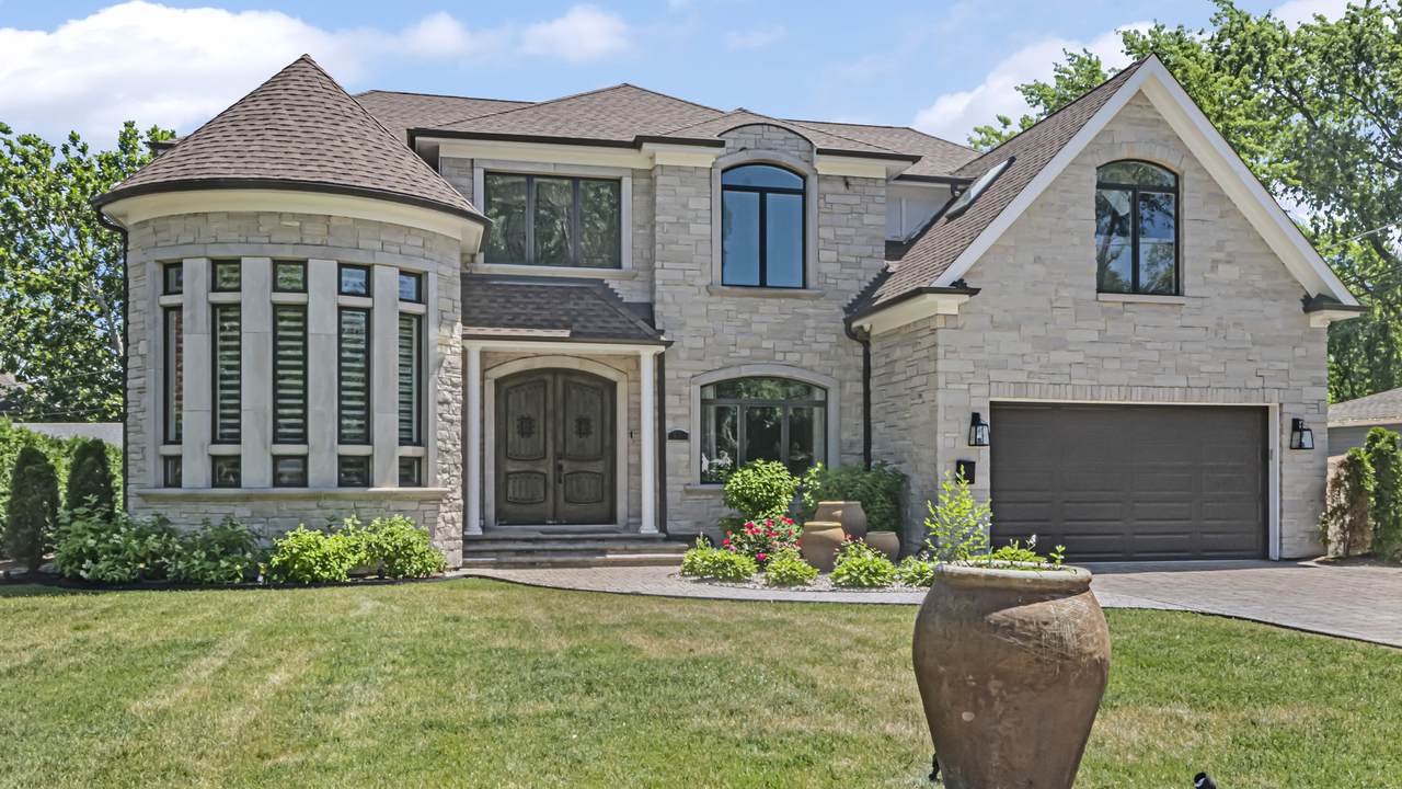 415 Michael Manor - Photo 1