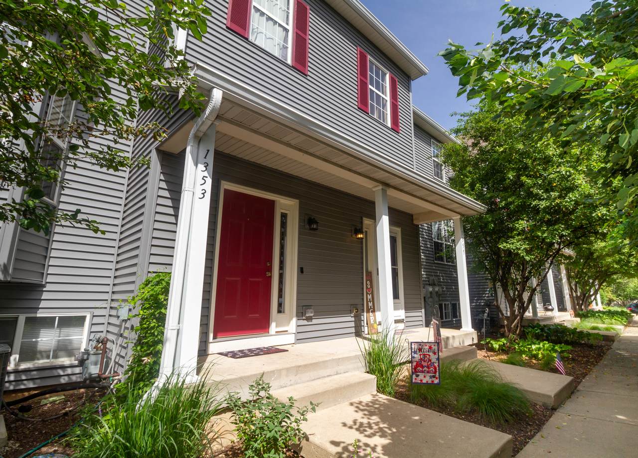 1355 Chestnut Lane - Photo 1