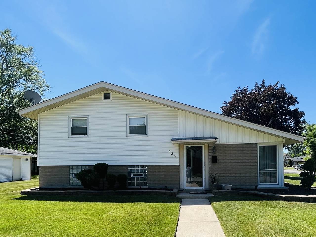 3831 168th Street - Photo 1