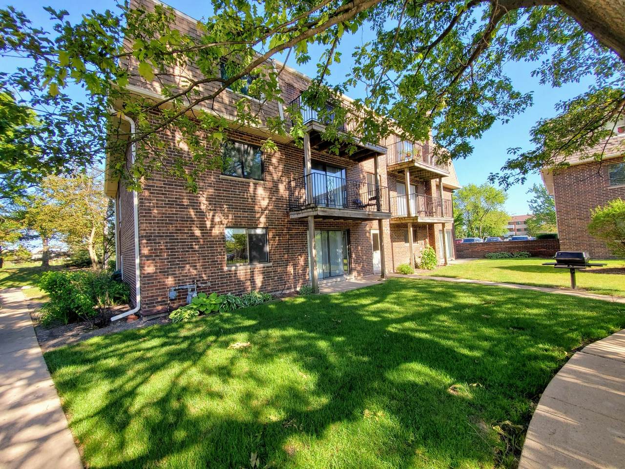 1422 Carol Court - Photo 1