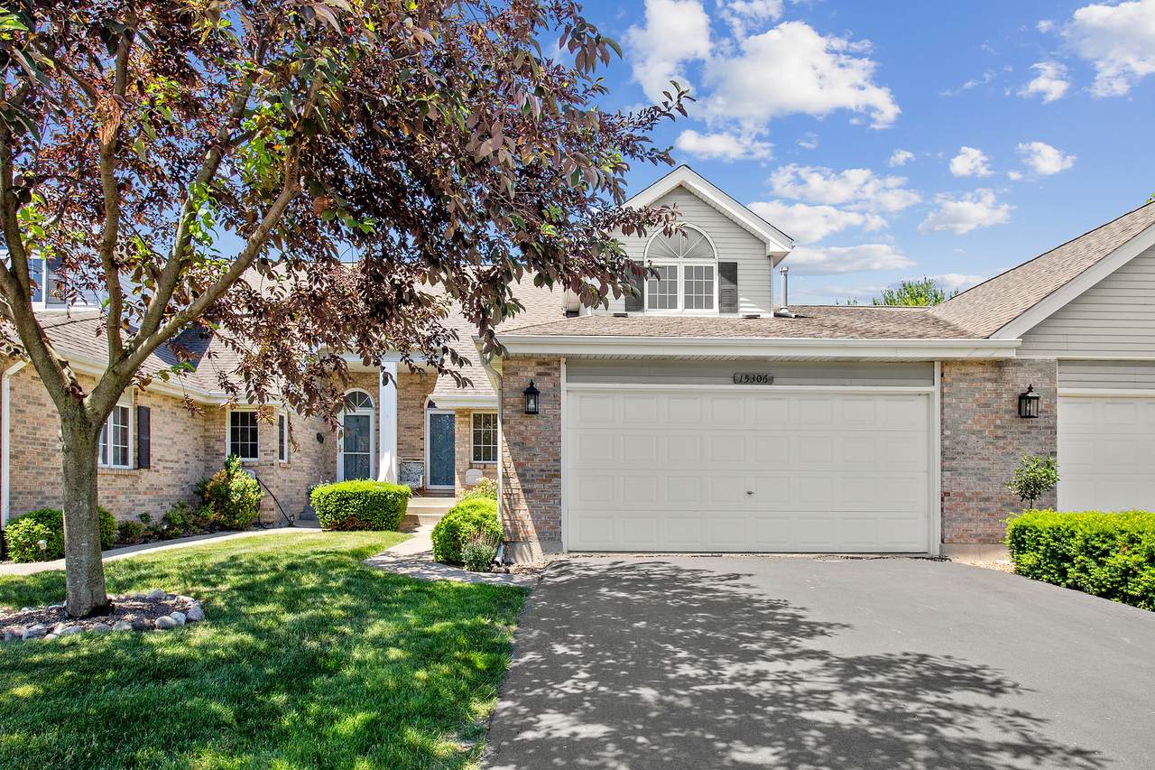 15306 Wilshire Drive - Photo 1