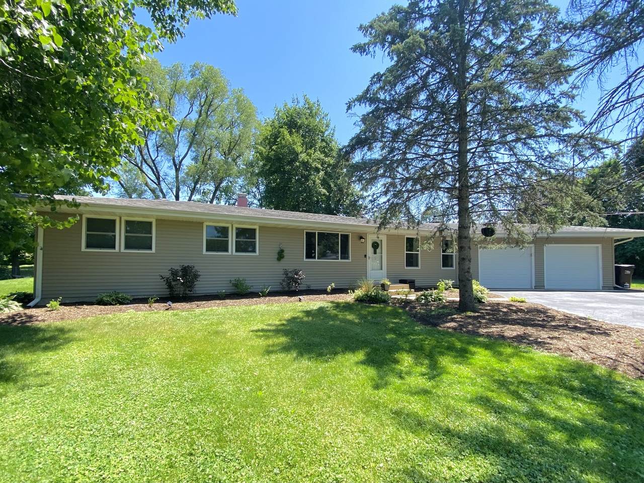 2825 Sun Valley Drive - Photo 1