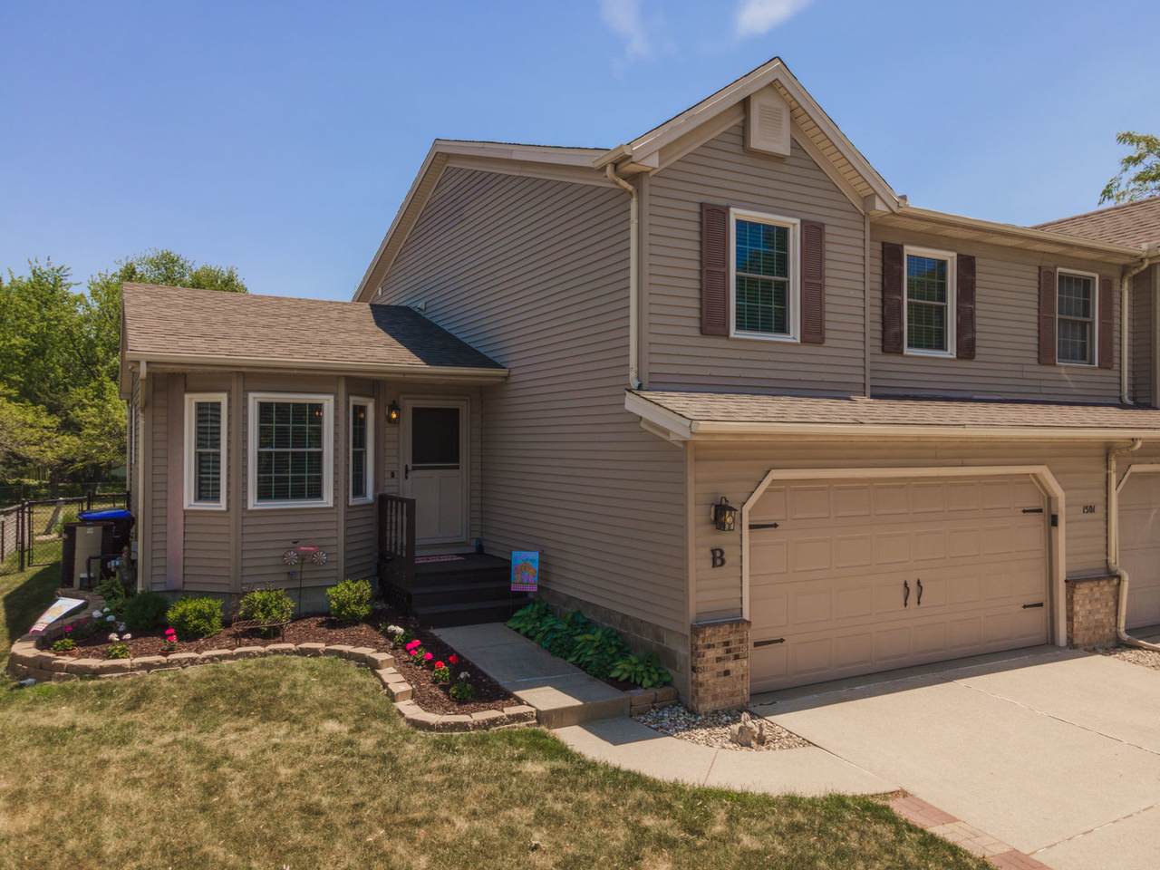 1501 Oakbrook Drive - Photo 1