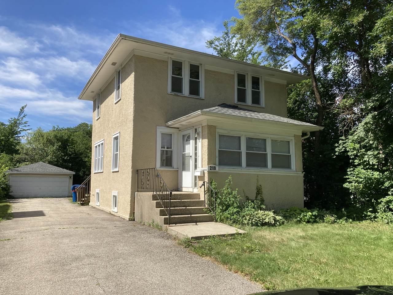 219 Maple Avenue - Photo 1