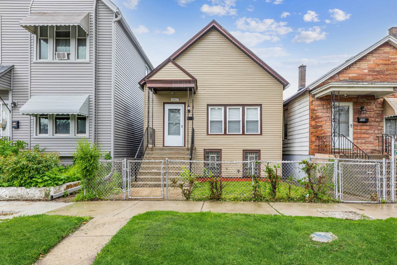 9807 Ave M - Photo 1